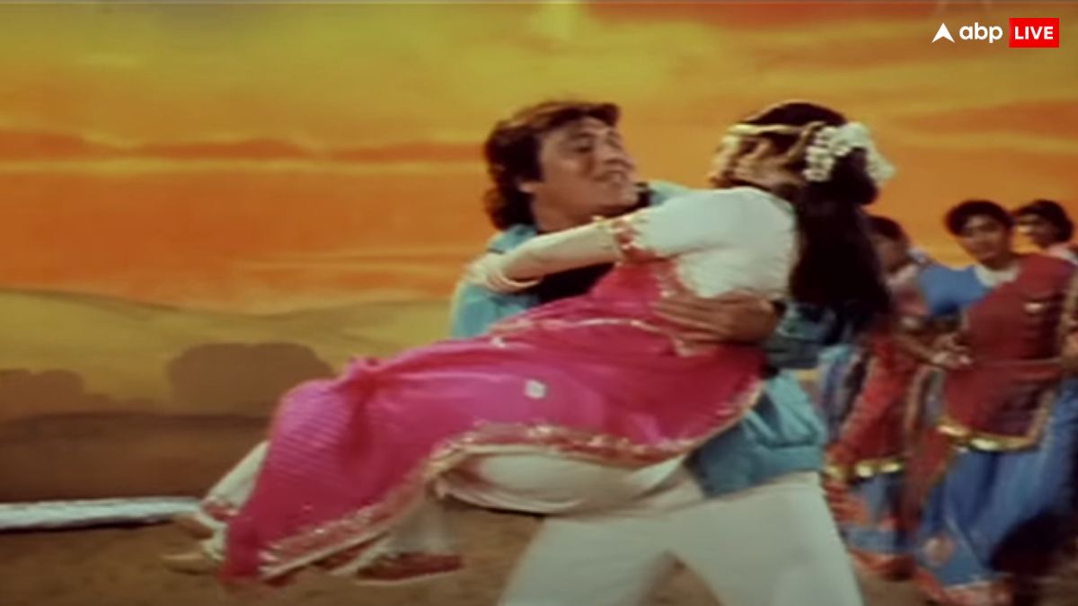 विनोद खन्ना के साथ ये एक्ट्रेस शेयर करती थी डर्टी जोक्स, 13 साल बाद छोड़ दी एक्टिंग, विदेश में करती हैं अब ये काम Meenakshi Seshadri shared dirty jokes with Vinod Khanna quit acting after 13 years now doing this विनोद खन्ना के साथ ये एक्ट्रेस शेयर करती थी डर्टी जोक्स, 13 साल बाद छोड़ दी एक्टिंग, विदेश में करती हैं अब ये काम