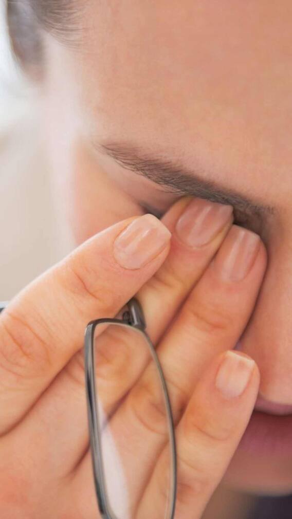 आंखों में बार-बार जलन, क्यों होती है यह दिक्कत?