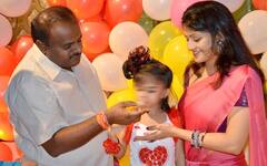 27 ਸਾਲ ਵੱਡੇ ਮੁੱਖ ਮੰਤਰੀ 'ਤੇ ਆਇਆ ਦਿਲ, ਅਦਾਕਾਰਾ ਨੇ ਪਿਤਾ ਦੇ ਖਿਲਾਫ ਜਾ ਕਰਵਾ ਲਿਆ ਵਿਆਹ, ਬਣ ਬੈਠੀ 124 ਕਰੋੜ ਰੁਪਏ ਦੀ ਮਾਲਕਣ