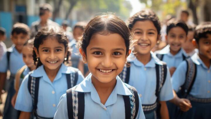 देश भर में बहुत से ऐसे गरीब छात्र हैं. जिन्हें अपनी पढ़ाई जारी रखने के लिए आर्थिक मदद की जरूरत होती है. ऐसे छात्रों के लिए कई राज्य सरकारें मदद करती हैं.