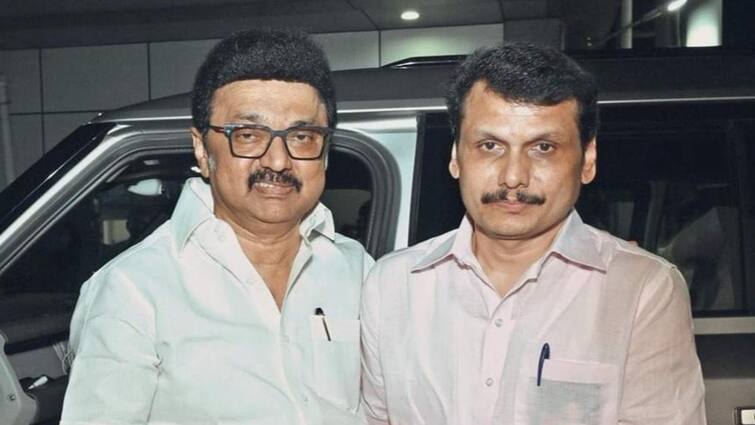 Former Tamil Nadu Minister Senthil Balaji meets CM MK Stalin in Chennai Airport டெல்லியில் இருந்து திரும்பிய முதல்வர் ஸ்டாலின்.. விமான நிலையத்திற்கே சென்று சந்தித்த செந்தில் பாலாஜி!