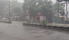 Gujarat Rain: જેતપુરમાં વીજળીના કડાકા ભડાકા સાથે ધોધમાર વરસાદ 