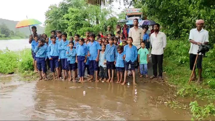 Heavy Rain Danta: બનાસકાંઠા જિલ્લાના દાંતા તાલુકામાં ગઈકાલે પડેલા ભારે વરસાદને કારણે નદીઓ બે કાંઠે વહેતી થઈ છે.