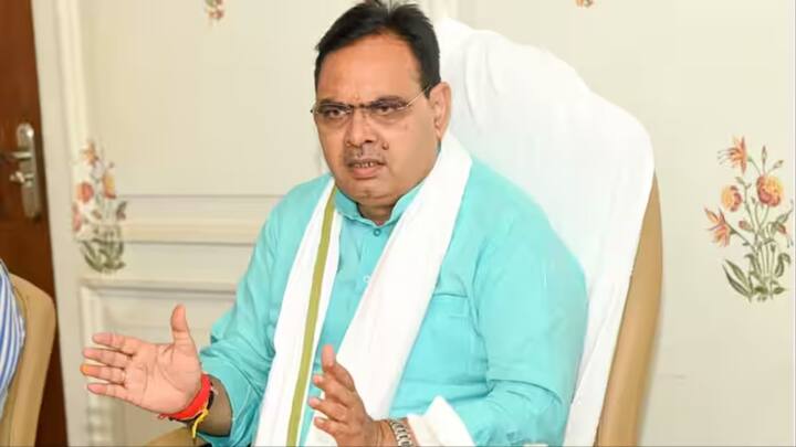 राजस्थान सरकार देवनारायण योजना की अंतर्गत आने वाली अनुप्रति योजना के तहत छात्रों की 1 लाख रुपये तक की मदद करती है.