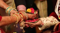 Ambani Family : अंबानी फॅमिली फक्त पैशांच्या बाबतीतच नाही तर प्रेमाच्या बाबतीतही श्रीमंत, कोणा कोणाचं झालंय लव्ह मॅरेज?