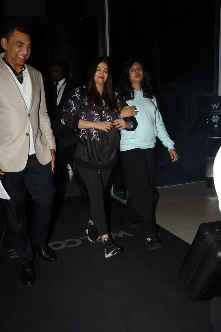 वहीं ऐश्वर्या की बेटी आराध्या इस दौरान लाइट शेड की स्वेट शर्ट में नजर आई. जिन्होंने बालों को खुला रखकर हेयरबैंड लगाया था.