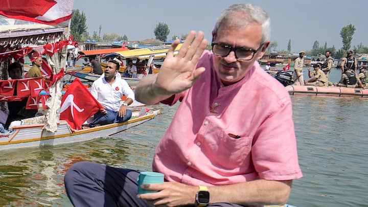 इतना ही नहीं चुनाव को लेकर उन्होंने रिपोर्ट पेश कर दी और कहा कि पहले दो चरणों में भारतीय जनता पार्टी की स्थिति ठीक नहीं है. भाजपा के प्रदेश अध्यक्ष नौशेरा सीट से चुनाव लड़ रहे हैं जहां पर उनकी स्थिति भी डामाडोल है.