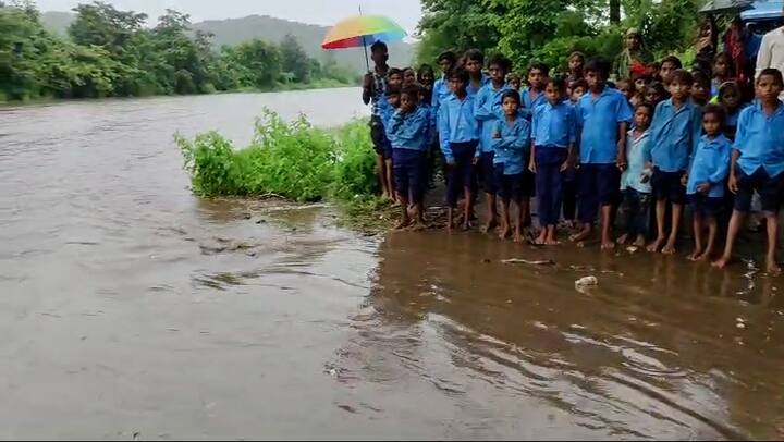 પરંતુ બોરડીયા જવાના રસ્તા પર પુલ ન હોવાને કારણે આજે તેઓ ભારે મુશ્કેલીનો સામનો કરી રહ્યા છે.