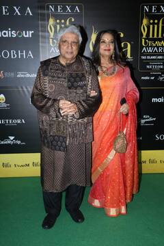 IIFA Utsavam 2024: ब्लैक गाउन में कृति सेनन ने ढाया कहर, तो साड़ी में खूब जची अनन्या पांडे, IIFA के ग्रीन कार्पेट पर सितारों ने यूं दिए पोज