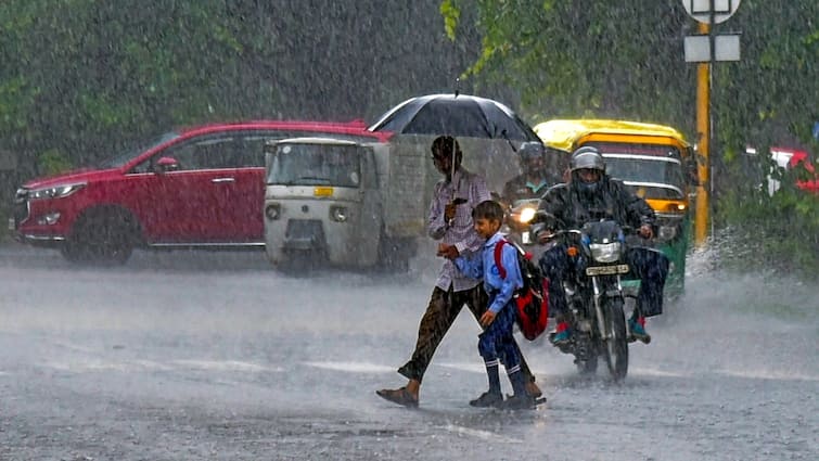 मानसून बना ‘आसमानी आफत’! अक्टूबर के पहले हफ्ते तक होगी भारी बारिश, IMD ने इन 13 राज्यों में जारी किया अलर्ट