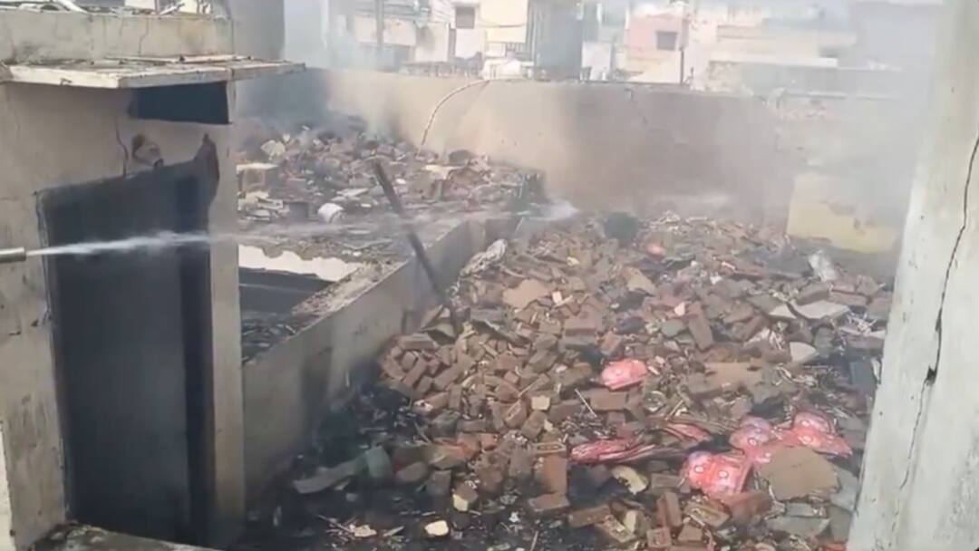 Haryana: 3 Killed, 9 Injured In Explosion At House Used As 'Illegal' Firecracker Unit In Sonipat Sonipat news 3 Killed 9 Injured In Explosion At House Used As Illegal Firecracker Unit Haryana: 3 Killed, 9 Injured In Explosion At House Used As 'Illegal' Firecracker Unit In Sonipat
