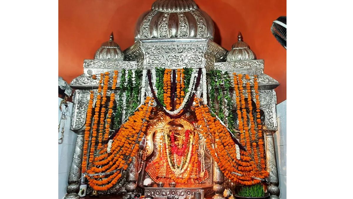 Navratri 2024 Travel: संकटांपासून मुक्ती देणारं देवीचं अनोखं 'संकट मंदिर! काय आहे देवीची महती? भाविकांची श्रद्धा काय?