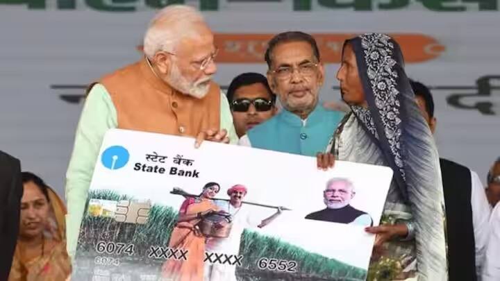सरकार प्रत्येकी 2000 रुपयांच्या तीन हप्त्यांमध्ये थेट लाभ हस्तांतरणाद्वारे ही रक्कम थेट शेतकऱ्यांच्या खात्यात पाठवते. आतापर्यंत या योजनेचे 17 हप्ते पाठविण्यात आले आहेत.