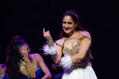 IIFA Utsavam 2024: వెంకీమామతో దేవిశ్రీ స్టెప్పులు - ఐఫా 2024లో గ్లామరస్ పెర్ఫార్మన్స్‌లు... ఫోటోలు చూడండి