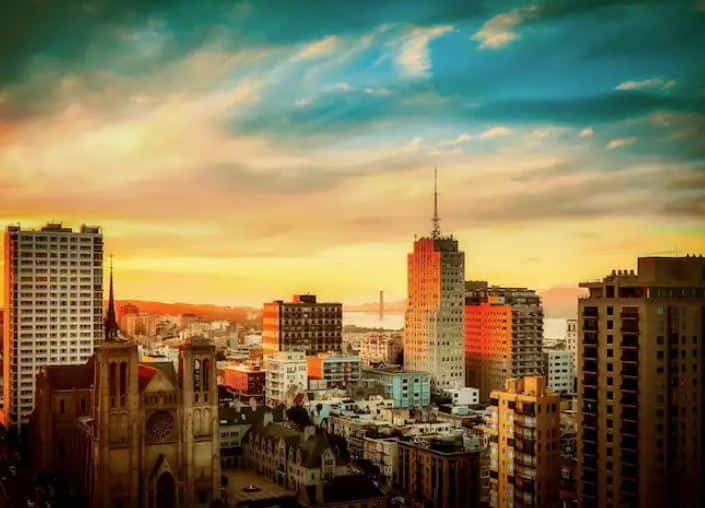 ਅਸਲ ਵਿੱਚ ਇਹ ਦੇਸ਼ ਕਤਰ ਹੈ। ਕਤਰ ਮੱਧ ਪੂਰਬ ਵਿੱਚ ਸਥਿਤ ਇੱਕ ਛੋਟਾ ਦੇਸ਼ ਹੈ। ਇਹ ਤੇਲ ਅਤੇ ਕੁਦਰਤੀ ਗੈਸ ਦੇ ਭੰਡਾਰਾਂ ਲਈ ਜਾਣਿਆ ਜਾਂਦਾ ਹੈ। ਕਤਰ ਦੀ ਆਰਥਿਕਤਾ ਮੁੱਖ ਤੌਰ 'ਤੇ ਤੇਲ ਅਤੇ ਗੈਸ ਉਦਯੋਗ 'ਤੇ ਨਿਰਭਰ ਕਰਦੀ ਹੈ।