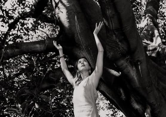 ईशा शरवानी का जन्म गुजरात में 29 सितंबर 1984 को हुआ था. एक्ट्रेस के पिता की परवरिश ऑस्ट्रेलिया में एक ईसाई परिवार में हुई. बाद में वे बौद्ध भिक्षु बन गए थे.