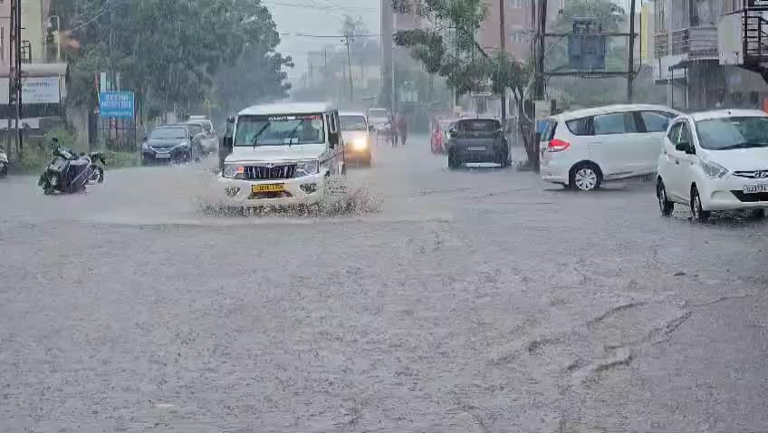 Rain Update: હવામાન વિભાગની ભારે વરસાદની આગાહી વચ્ચે 24 કલાકમાં 233 તાલુકામાં વરસ્યો વરસાદ Rainfall in 233 talukas in 24 hours amid forecast of heavy rains by Meteorological Department Rain Update: હવામાન વિભાગની ભારે વરસાદની આગાહી વચ્ચે 24 કલાકમાં 233 તાલુકામાં વરસ્યો વરસાદ