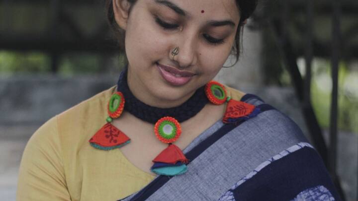 এরপরই রাজন্যা এবং প্রান্তিককে সাসপেন্ড করা হয়। জানান, তৃণমূল ছাত্র পরিষদের রাজ্য সভাপতি তৃণাঙ্কুর ভট্টাচার্য।