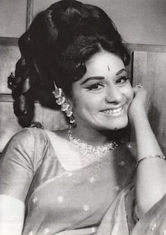 इस एक्टर संग जानबूझकर फ्लर्ट करती थीं ये मशहूर वैम्प, किस्सा जान नहीं रोक पाएंगे हंसी