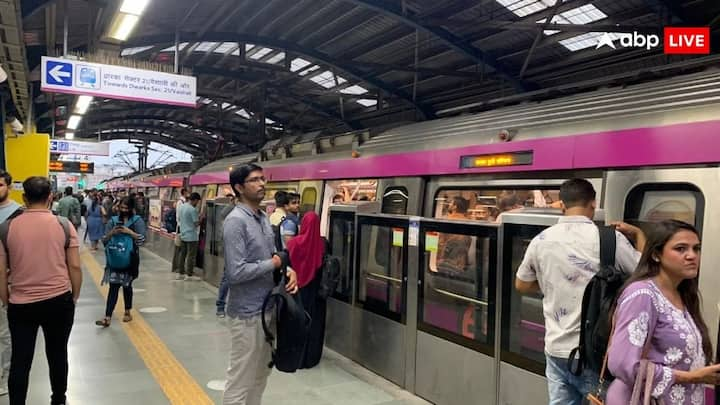 Delhi Metro Rules: मेट्रो में चलने के लिए डीएमआरसी ने कुछ नियम बनाए हैं. अक्सर लोग जल्दबाजी में तोड़ देते हैं ये नियम. इसके लिए चुकाना होता है इतना फाइन.