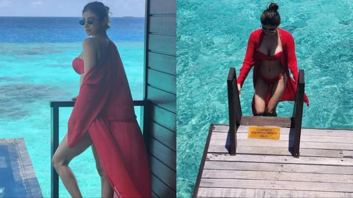 Mouni Roy Birthday: एक्ट्रेस मोनी रॉय की कुछ तस्वीरें इस वक्त सोशल मीडिया पर काफी वायरल हो रही हैं. जिसमें वो बिकिनी पहन कहर ढहाती नजर आई. आप भी देखिए ये फोटोज...