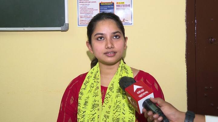 দলের সিদ্ধান্ত নিয়ে কোনও কড়া কথা না বললেও রাজন্যা জানালেন,'ছবির সঙ্গে আর জি করের ঘটনার সরাসরি কোনও যোগ নেই। ছবিটি দেখে যদি দল সিদ্ধান্ত নিত, ভাল লাগত'