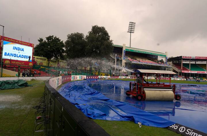 फिर जवाब में टीम इंडिया ने मुकाबले के पहले ही दिन अपनी पहली पारी में 80 रन बोर्ड पर लगा लिए थे. इसके बाद मुकाबले के चारों दिन बारिश हुई और अंतत: मैच को रद्द करना पड़ा.