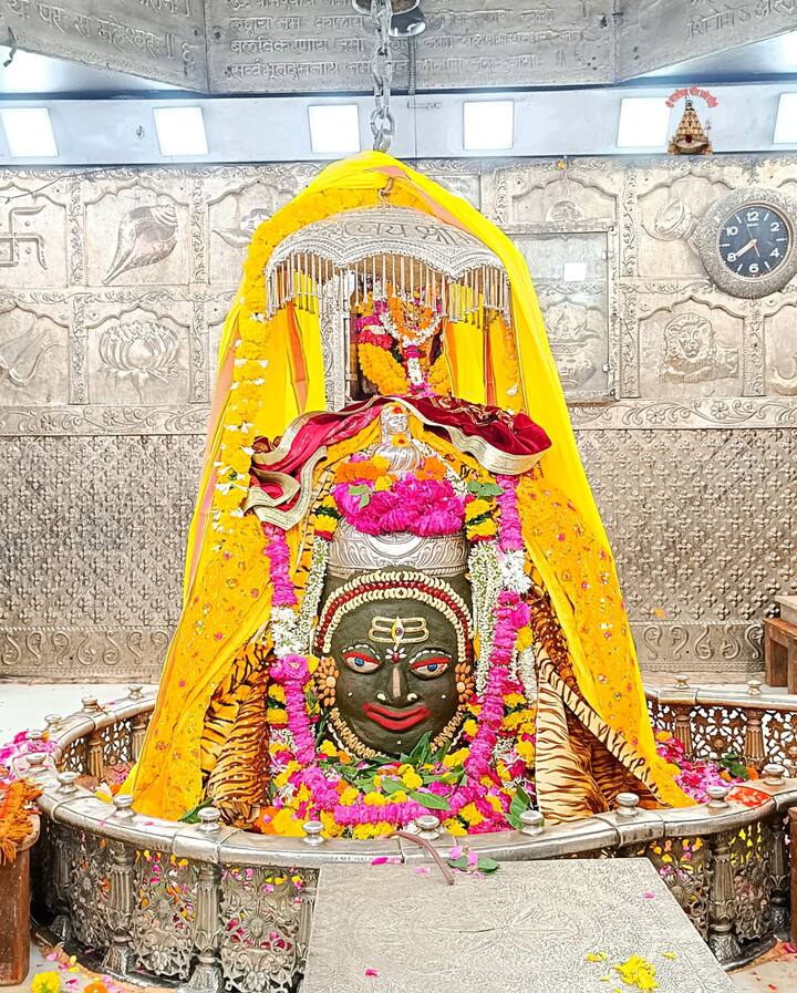 मंदिर समिति द्वारा चिंतामण गणेश मंदिर के समीप परिसर में लड्डुओं को तैयार किया जाता है. ऐसी स्थिति में लड्डुओं के परीक्षण की जांच निजी लैब से कराना जरुरी हो जाता है. उज्जैन में निजी लैब नहीं होने की वजह से इसकी जांच इंदौर की एक निजी लैब में कराई गई. दोनों ही लैब में एडल्टरेशन टेस्ट कराया गया.