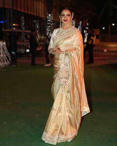 IIFA 2024: Shah Rukh Khan To Rekha, B-town Stars Stunned On The Red Carpet