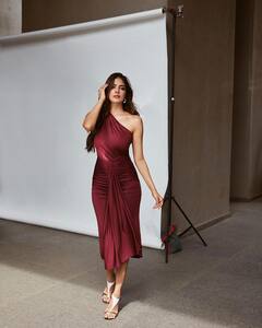 Malavika Mohanan: માલવિકાએ બોડીકોન લૂકમાં કરાવ્યું હોટ ફોટોશૂટ, જુઓ તસવીરો