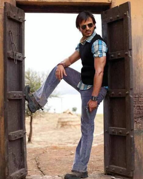 विवेक ने एक बार अपनी फिल्म 'साथिया' से जुड़ा एक किस्सा शेयर किया था. उन्होंने बताया था कि तब उनके पास अपना कोई कमरा नहीं था उस स्थिति में वे रेस्तरां के टॉयलेट में कपड़े बदलते थे.