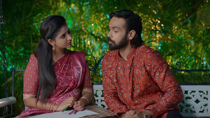 బ్రహ్మముడి సీరియల్ కీలక మలుపుతిరిగింది. కావ్య ఆత్మాభిమానంపై రాజ్ దెబ్బకొట్టడంతో ఇంట్లోంచి బయటకు వెళ్లిపోయింది. కోడలిని తీసుకుని రమ్మని అపర్ణ కొడుకిని అడిగినా రాజ్ స్పందించడం లేదు.. మరోవైపు పుట్టింటి నుంచి అత్తింటికి వెళ్లమని తల్లి కనకం చెప్పినా కావ్య తగ్గడం లేదు