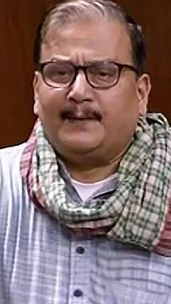 Delhi News: 'चुनाव के समय प्रधानमंत्री की कायापलट हो जाती है...'- Manoj Jha | ABP Shorts