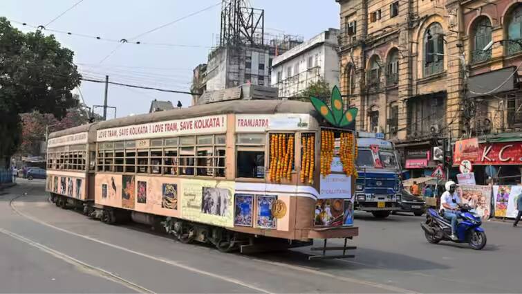 Kolkata’s iconic 150 year old trams to be discontinued Find out why முடிவுக்கு வரும் சகாப்தம்.! 150 வருட பாரம்பரிய டிராம் வண்டி சேவையை நிறுத்தும் மேற்குவங்க அரசு.! எதனால்.?