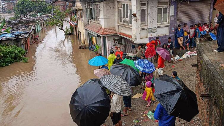 112 dead as floods and landslides sweep Nepal after heavy rainfall alert in Bihar Nepal Flood: ભારે વરસાદ બાદ નેપાળમાં પૂર અને ભૂસ્ખલનથી 112ના મોત,બિહારમાં એલર્ટ જારી