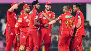 IPL Auction 2025: अर्शदीप सिंह, कगीसो रबाडा से सैम कर्रन तक... इन 6 खिलाड़ियों को रिटेन कर सकती है पंजाब किंग्स