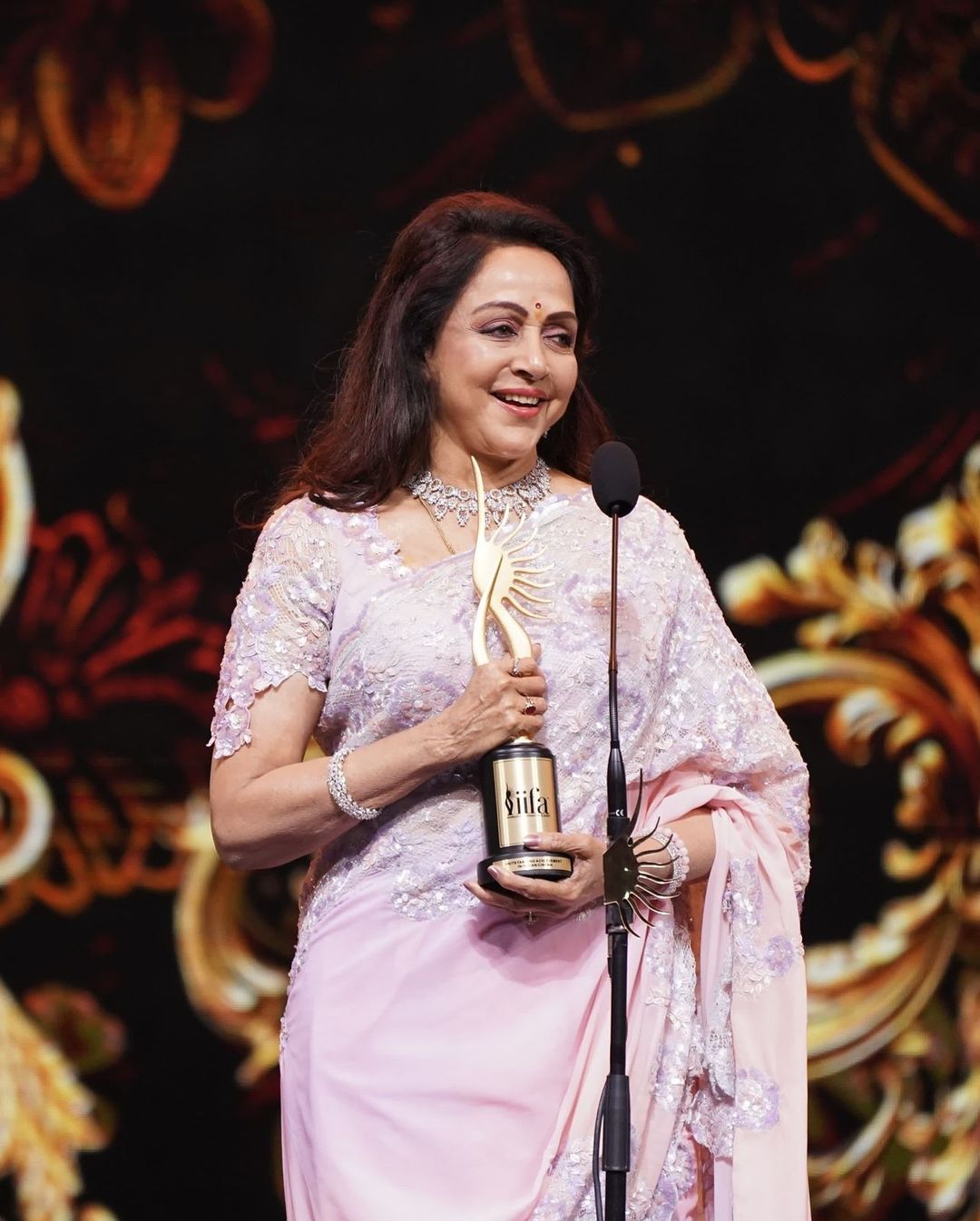 IIFA Awards 2024: शाहरुख खान को 'जवान' के लिए मिला बेस्ट एक्टर का खिताब, 5 अवॉर्ड से नवाजी गई 'एनिमल', देखें लिस्ट