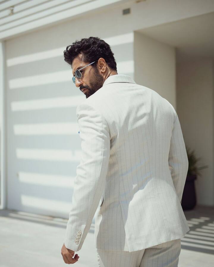 वहीं इसके बाद एक्टर फिल्म ‘उरी द सर्जिकल स्ट्राइक’ से पूरे देश के चहेते बन गए. अपने अभी तक के करियर में एक्टर ने हर फिल्म में लीक से हटकर किरदार निभाया है. यही वजह है कि आज उनका नाम टॉप स्टार्स की लिस्ट में शामिल है.