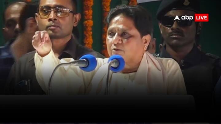 क्योंकि उपचुनाव में बसपा एक्टिव हो चुकी है इसलिए अखिलेश यादव के पीडीए फॉर्मूले में से डी यानी कि दलित वोटों का नुकसान सपा को हो सकता है. जिस हिसाब से बसपा दलित और मुस्लिम वोटरों को साध रही है इससे भाजपा और सपा दोनों ही दलों का जातीय समीकरण डामाडोल हो सकता है. लोकसभा चुनाव में बसपा के सोशल इंजीनियरिंग की वजह से एनडीए और इंडी गठबंधन को कई सीटों पर नुकसान हुआ था.