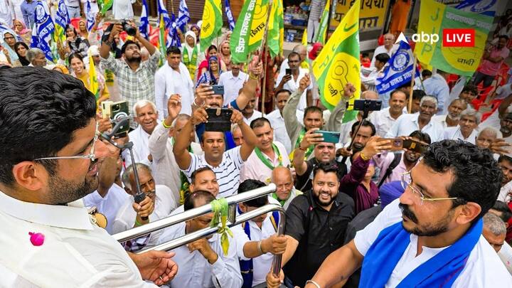 चंद्रशेखर बोले, युवा सोच के नेतृत्व में हरियाणा आगे बढ़ेगा. इस बार नौजवान बड़े-बड़े धुरंधरों को धूल चटाने का काम करेंगे ऐसा हमारा वादा है.