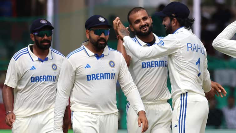 IND vs BAN 2nd Test Day 3: कानपुर टेस्ट में बारिश का खलल, मैदान गीला होने की वजह से रद्द हुआ तीसरे दिन का खेल IND vs BAN 2nd Test Day 3 Score Live Updates India vs Bangladesh Commentary Kanpur IND vs BAN 2nd Test Day 3: कानपुर टेस्ट में बारिश का खलल, मैदान गीला होने की वजह से रद्द हुआ तीसरे दिन का खेल