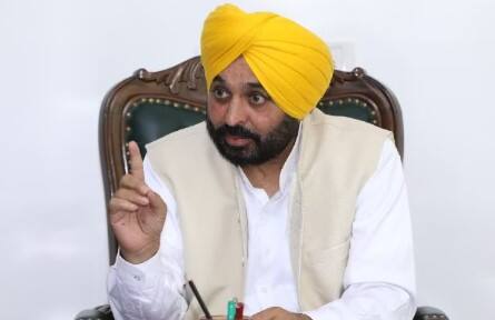ਇਹ ਬਿਮਾਰੀ ਕਿਵੇਂ ਹੁੰਦੀ ਹੈ? ਇਸ ਬਿਮਾਰੀ ਹੋਣ ਦਾ ਕਾਰਨ ਬੈਕਟੀਰੀਆ ਵਾਲੇ ਜਾਨਵਰਾਂ ਦੇ ਪਿਸ਼ਾਬ ਦੇ ਸੰਪਰਕ ਵਿੱਚ ਆਉਣ ਨਾਲ ਹੋ ਸਕਦੀ ਹੈ। ਸੰਕਰਮਿਤ ਜਾਨਵਰ ਦੀ ਲਾਰ ਦੇ ਸੰਪਰਕ ਵਿੱਚ ਆਉਣ ਨਾਲ ਮਨੁੱਖ ਵੀ ਪ੍ਰਭਾਵਿਤ ਹੋ ਸਕਦਾ ਹੈ। ਇਹ ਬੈਕਟੀਰੀਆ ਸੂਰ, ਕੁੱਤੇ, ਬਿੱਲੀਆਂ ਜਾਂ ਚੂਹਿਆਂ ਵਰਗੇ ਜਾਨਵਰਾਂ ਤੱਕ ਵੀ ਆਸਾਨੀ ਨਾਲ ਪਹੁੰਚ ਜਾਂਦਾ ਹੈ। ਇਹ ਬਿਮਾਰੀ ਉਨ੍ਹਾਂ ਲੋਕਾਂ ਵਿੱਚ ਜ਼ਿਆਦਾ ਹੁੰਦੀ ਹੈ ਜੋ ਮੱਛੀਆਂ ਫੜਦੇ ਹਨ ਜਾਂ ਤੈਰਾਕੀ ਨਾਲ ਸਬੰਧਤ ਕੰਮ ਕਰਦੇ ਹਨ। ਇਸ ਬਿਮਾਰੀ ਦਾ ਖਤਰਾ ਵੈਟਰਨਰੀ ਡਾਕਟਰਾਂ, ਬੁੱਚੜਖਾਨੇ ਦੇ ਕਰਮਚਾਰੀਆਂ ਅਤੇ ਸਫਾਈ ਕਰਮਚਾਰੀਆਂ ਨੂੰ ਵੀ ਪ੍ਰਭਾਵਿਤ ਕਰਦਾ ਹੈ। ਸੀਐਮ ਮਾਨ ਨੂੰ ਇਹ ਬਿਮਾਰੀ ਆਪਣੇ ਪਾਲਤੂ ਕੁੱਤਿਆਂ ਤੋਂ ਲੱਗੀ ਹੈ।
