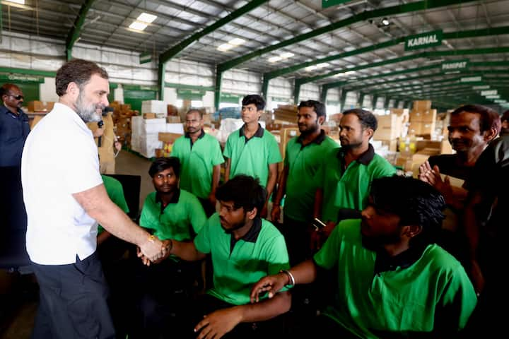 Congress MP and Leader of Opposition in the Lok Sabha, Rahul Gandhi, along with party General Secretary Priyanka Gandhi and MP Kumari Selja, interacted with laborers and truck drivers in Haryana.