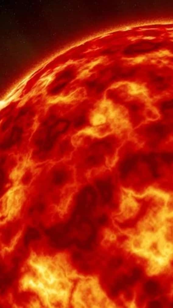 जब निगलेगा सूरज तो ठंड से जम जाएगी पृथ्वी, जानें फिर इंसानों का क्या होगा?