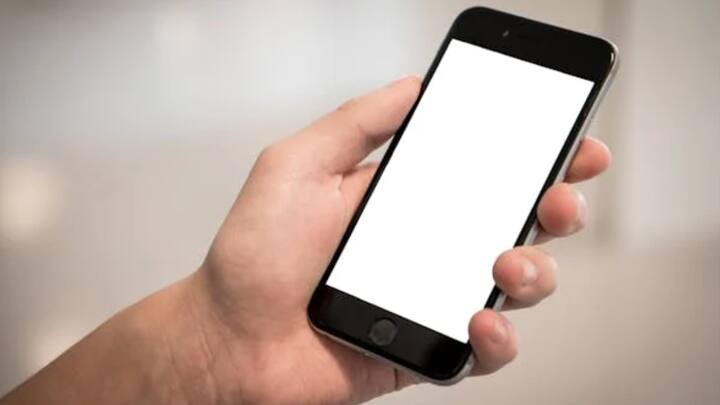 इतना ही नहीं फोन की बैटरी खत्म हो जाने का डर भी इसमें शामिल होता है. इसके साथ ही उन्हें अक्सर फोन टूट जाने का भी डर बना रहता है. ये एक प्रकार की एंग्जाइटी होती है, जो लोगों के मन में फोन को लेकर होती है.