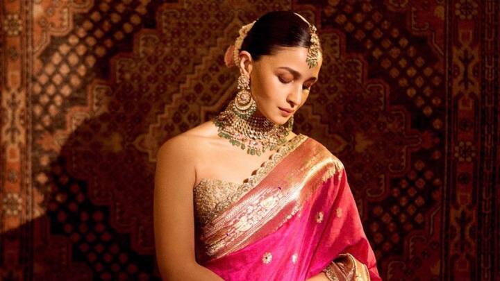 4. The blouse features intricate gold embroidery with delicate craftsmanship, complementing the traditional saree. It exudes elegance and luxury. (Image Source: Twitter/@softiealiaa)