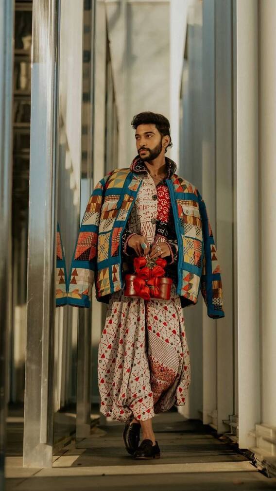 गरबा नाईटमध्ये  पुरुषांनी करून बघा ही स्टाईल!