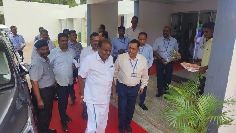 central minister kumaraswamy inspection salem iron factory know details here Salem: சேலத்தில் ஆய்வு மேற்கொண்ட குமாரசாமி! நேரில் கோரிக்கை வைத்த எம்.எல்.ஏ.!