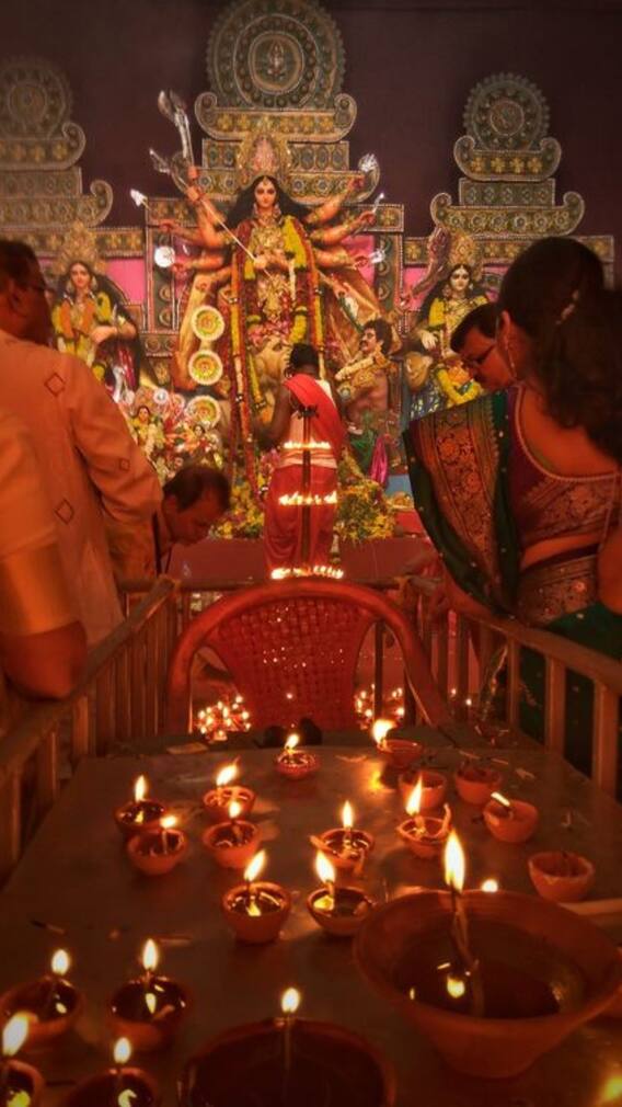 दिल्ली में नवरात्रि में इन पंडालों का करें दर्शन, लजीज भोजन का भी लें आनंद