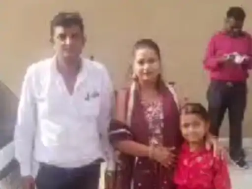 Crime: ਪਿਤਾ ਨੇ 9 ਸਾਲ ਦੀ ਧੀ ਦਾ ਗਲਾ ਘੁੱਟ ਕੇ ਉਤਾਰਿਆ ਮੌਤ ਦੇ ਘਾਟ, ਹਸਪਤਾਲ ਛੱਡ ਕੇ ਹੋਇਆ ਫਰਾਰ 